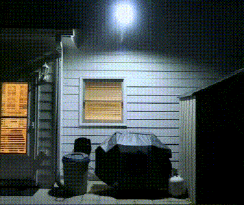 Lámpara Solar con Sensor de Movimiento y Resistencia al Agua | SolarBright Pro